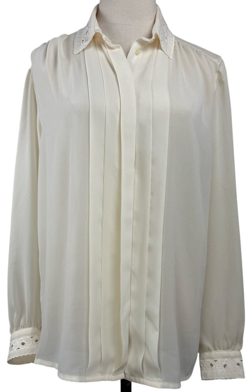Vintage 80s Karen Scott Women’s Size 10 Cream Sheer Blouse Hidden Button